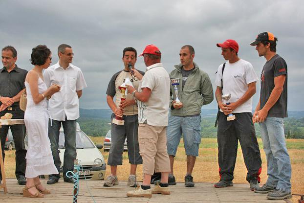 10.jpg - Les lauréats de la journée avec les officiels et elus de Lasbordes et de Castelnaudary